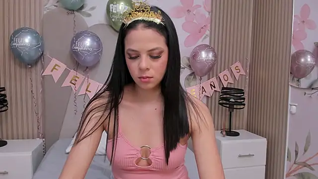 Snapshot of Sensual_Sophie_ chatting on 03/06/25, 11:03 Sensual Sophie online show from 03/06/25, 11:03