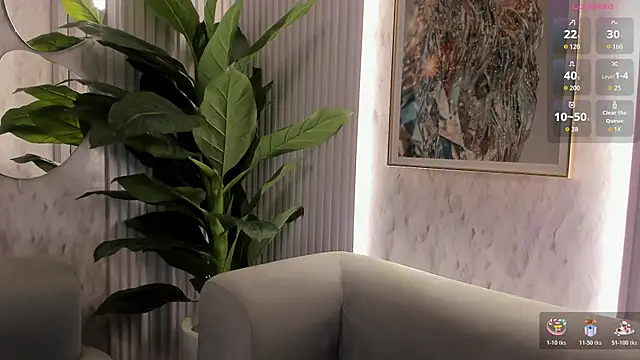 Snapshot of Sensual_Sophie_ chatting on 11/17/25, 10:21 Sensual Sophie online show from 11/17/25, 10:21