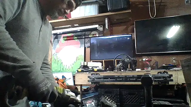 Snapshot of clitstitsandbongrips chatting on 12/04/24, 01:03 clitstitsandbongrips online show from 12/04/24, 01:03