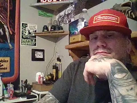 Snapshot of clitstitsandbongrips chatting on 02/17/25, 04:04 clitstitsandbongrips online show from 02/17/25, 04:04