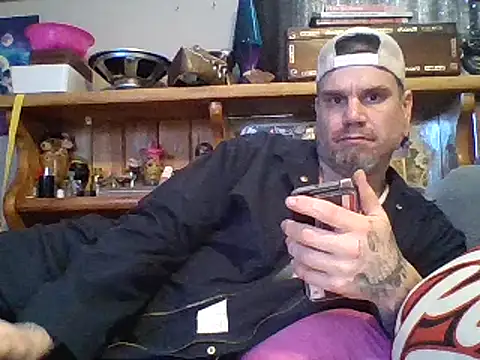 Snapshot of clitstitsandbongrips chatting on 02/21/25, 06:04 clitstitsandbongrips online show from 02/21/25, 06:04