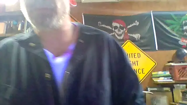 Snapshot of clitstitsandbongrips chatting on 03/12/25, 05:28 clitstitsandbongrips online show from 03/12/25, 05:28