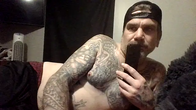 Snapshot of clitstitsandbongrips chatting on 09/17/25, 10:39 clitstitsandbongrips online show from 09/17/25, 10:39