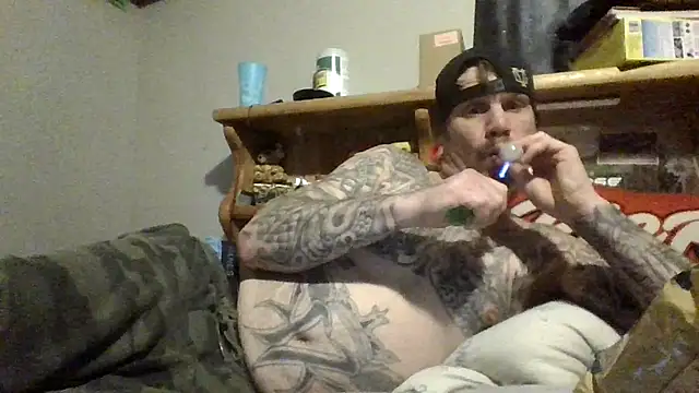 Snapshot of clitstitsandbongrips chatting on 09/22/25, 09:06 clitstitsandbongrips online show from 09/22/25, 09:06