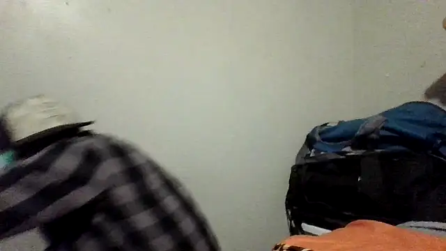 Snapshot of clitstitsandbongrips chatting on 09/29/25, 01:49 clitstitsandbongrips online show from 09/29/25, 01:49