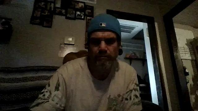 Snapshot of clitstitsandbongrips chatting on 10/05/25, 08:51 clitstitsandbongrips online show from 10/05/25, 08:51