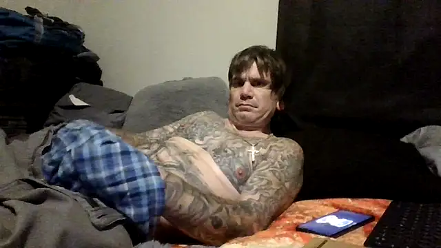 Snapshot of clitstitsandbongrips chatting on 10/28/25, 10:08 clitstitsandbongrips online show from 10/28/25, 10:08