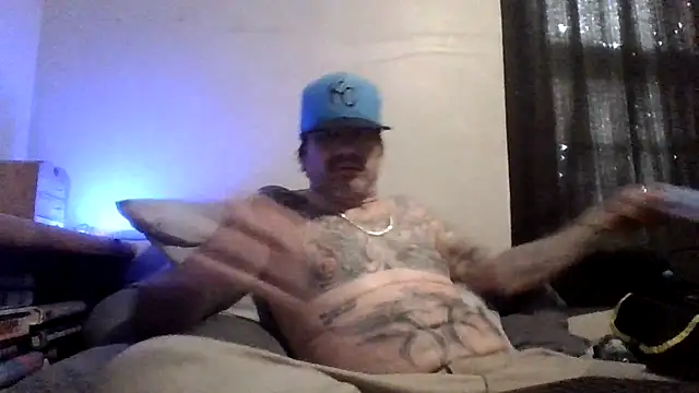 Snapshot of clitstitsandbongrips chatting on 11/05/25, 08:20 clitstitsandbongrips online show from 11/05/25, 08:20