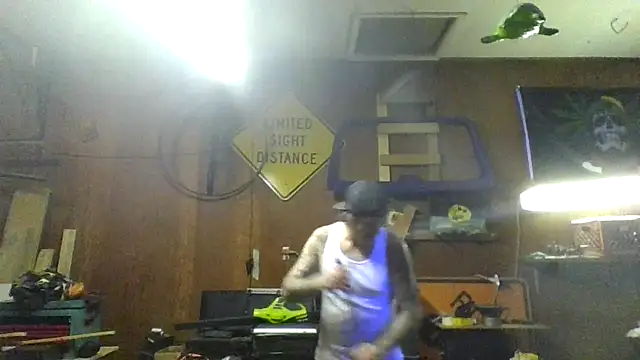 Snapshot of clitstitsandbongrips chatting on 11/16/25, 12:05 clitstitsandbongrips online show from 11/16/25, 12:05