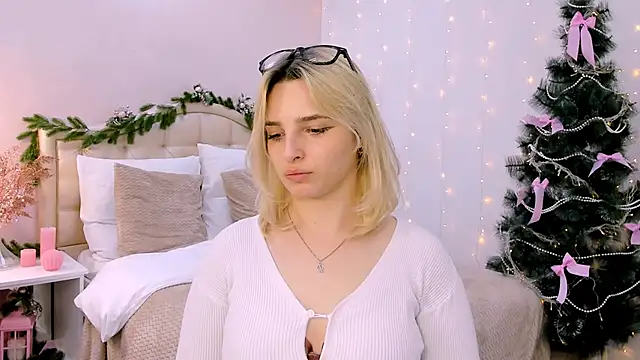 Snapshot of tendermeow chatting on 01/17/25, 04:26 tendermeow online show from 01/17/25, 04:26