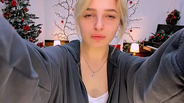 Snapshot of tendermeow chatting on 01/26/25, 01:15 tendermeow online show from 01/26/25, 01:15