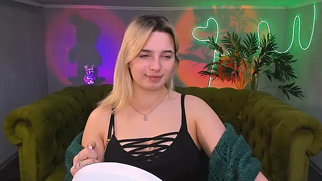 Snapshot of tendermeow chatting on 02/05/25, 10:30 tendermeow online show from 02/05/25, 10:30