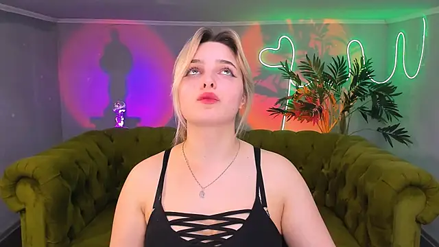 Snapshot of tendermeow chatting on 02/05/25, 04:36 tendermeow online show from 02/05/25, 04:36