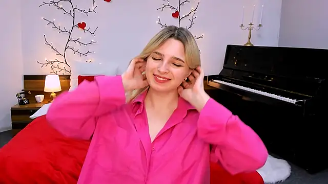 Snapshot of tendermeow chatting on 03/08/25, 02:23 tendermeow online show from 03/08/25, 02:23