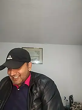 RogueTraveler online show from 10/16/25, 03:51