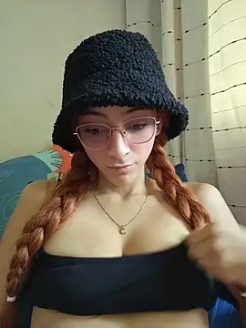 Snapshot of Dani_pegin chatting on 02/28/26, 01:23 Dani pegin online show from 02/28/26, 01:23