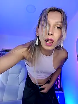 Snapshot of Princess_Helena chatting on 01/11/25, 05:31 Princess Helena online show from 01/11/25, 05:31