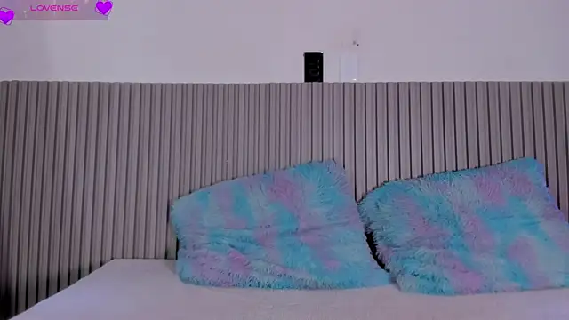 valentina lux online show from 04/06/26, 07:15