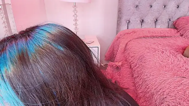 Salem skyler  online show from 10/26/25, 03:45