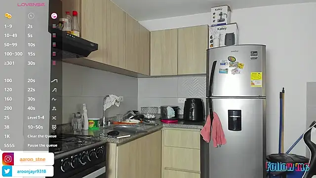 Aaron ST online show from 04/15/26, 02:46