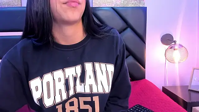 Snapshot of KimberlyVillaLobos chatting on 03/06/25, 02:40 KimberlyVillaLobos online show from 03/06/25, 02:40
