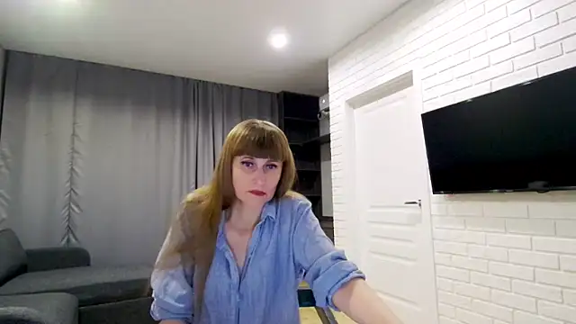 Daniella Lorente online show from 10/21/25, 09:37