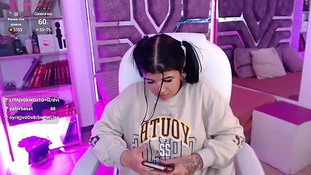 AliceWalker 11 online show from 01/29/25, 01:48