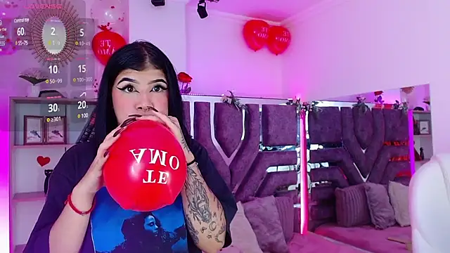 AliceWalker 11 online show from 02/07/25, 08:10