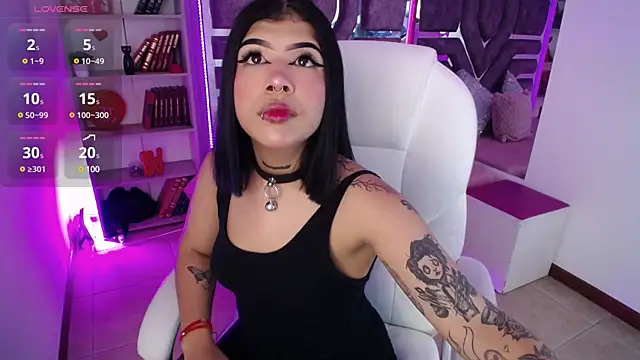 AliceWalker 11 online show from 02/27/25, 08:20