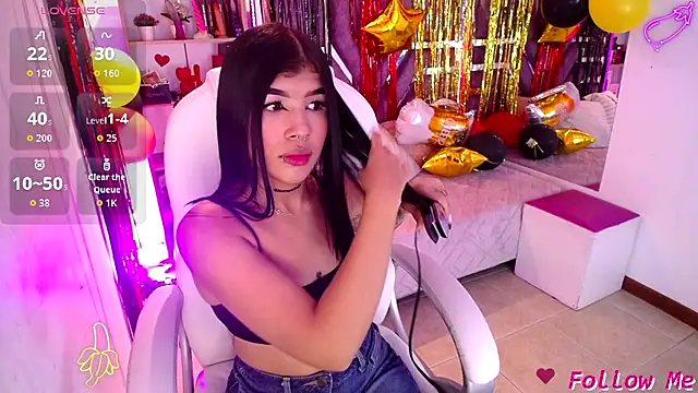 AliceWalker 11 online show from 10/01/25, 08:15