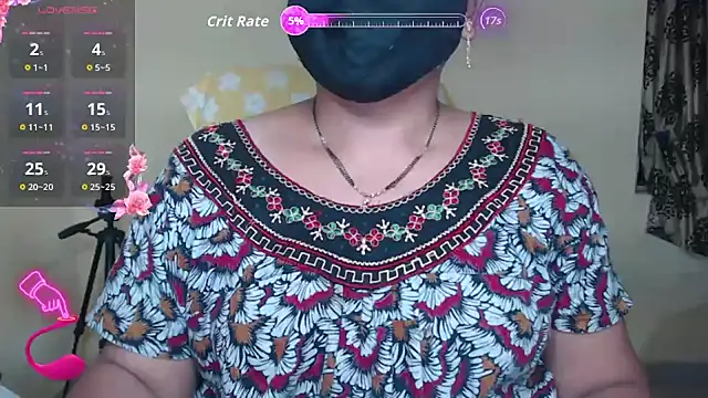 Snapshot of Queen_sakshi chatting on 10/03/25, 06:05 Queen sakshi online show from 10/03/25, 06:05