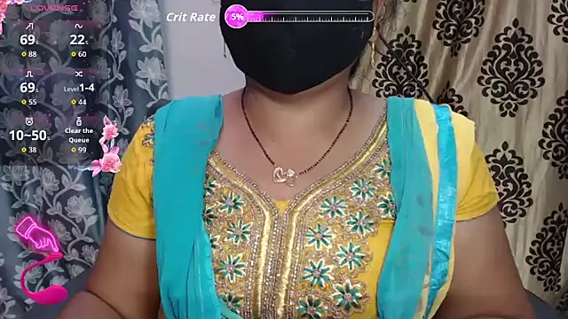 Snapshot of Queen_sakshi chatting on 10/09/25, 05:33 Queen sakshi online show from 10/09/25, 05:33