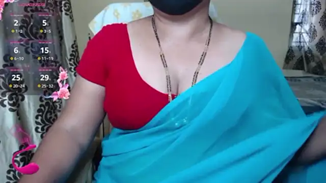 Snapshot of Queen_sakshi chatting on 11/20/25, 05:40 Queen sakshi online show from 11/20/25, 05:40