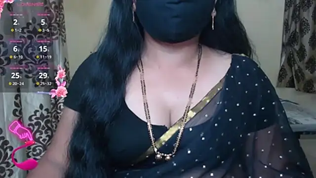 Snapshot of Queen_sakshi chatting on 11/22/25, 03:44 Queen sakshi online show from 11/22/25, 03:44