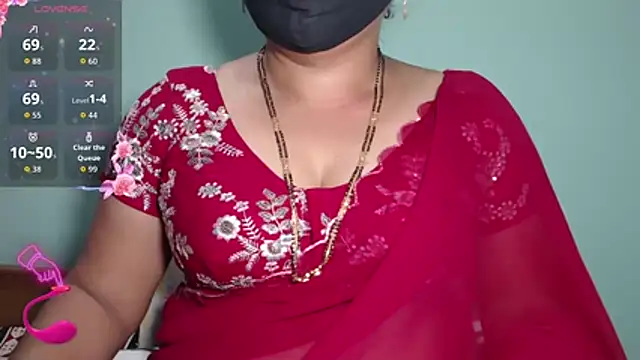 Snapshot of Queen_sakshi chatting on 12/03/25, 07:01 Queen sakshi online show from 12/03/25, 07:01