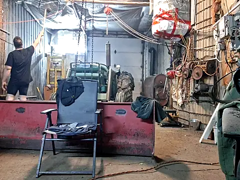 Frankdick01 online show from 11/23/25, 07:52