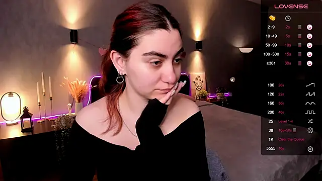 hannacheekss  online show from 03/26/26, 02:06