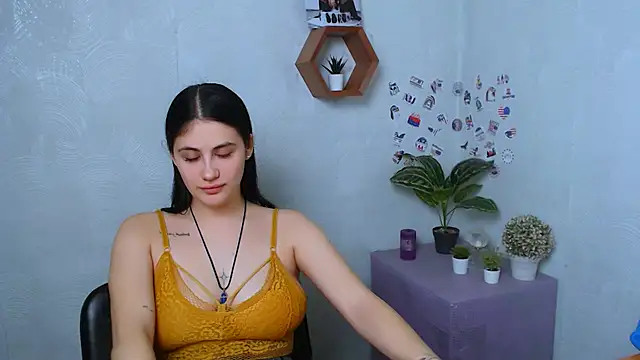 Snapshot of AliceSexyyy_ chatting on 10/30/25, 08:31 AliceSexyyy online show from 10/30/25, 08:31