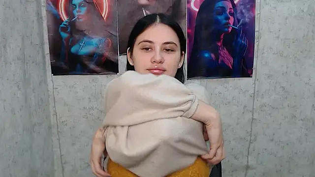 Snapshot of AliceSexyyy_ chatting on 11/19/25, 04:34 AliceSexyyy online show from 11/19/25, 04:34