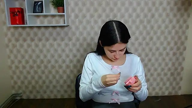 Snapshot of AliceSexyyy_ chatting on 11/22/25, 06:01 AliceSexyyy online show from 11/22/25, 06:01