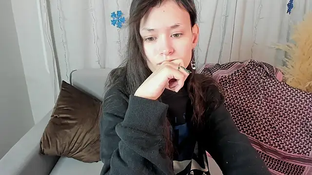 Snapshot of Emily_Strikeee chatting on 12/24/24, 10:01 Emily Strikeee online show from 12/24/24, 10:01
