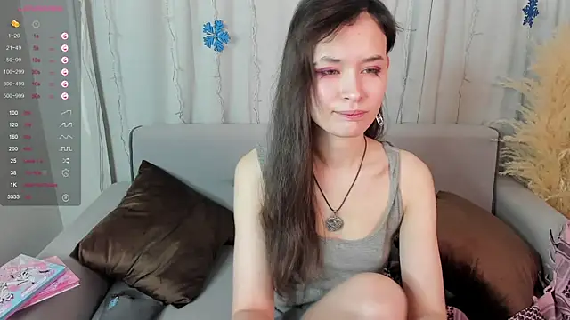 Snapshot of Emily_Strikeee chatting on 12/24/24, 01:06 Emily Strikeee online show from 12/24/24, 01:06