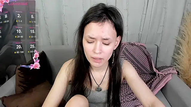 Snapshot of Emily_Strikeee chatting on 01/17/25, 12:31 Emily Strikeee online show from 01/17/25, 12:31