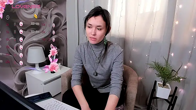 Snapshot of Emily_Strikeee chatting on 02/05/25, 09:46 Emily Strikeee online show from 02/05/25, 09:46