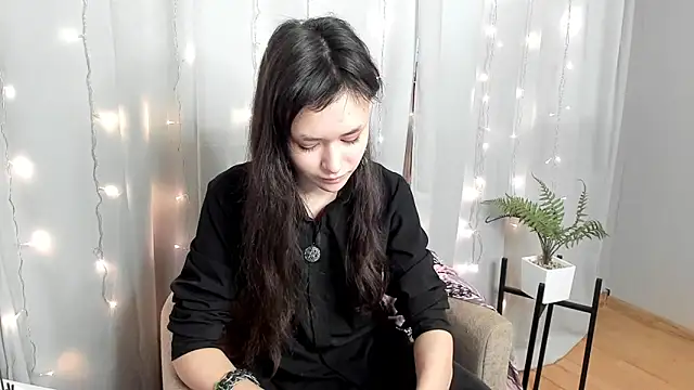 Snapshot of Emily_Strikeee chatting on 02/09/25, 09:16 Emily Strikeee online show from 02/09/25, 09:16