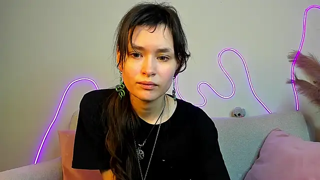 Snapshot of Emily_Strikeee chatting on 02/11/25, 10:15 Emily Strikeee online show from 02/11/25, 10:15