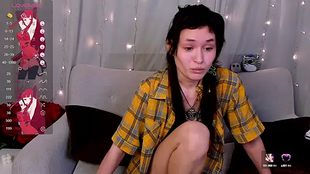 Snapshot of Emily_Strikeee chatting on 03/01/25, 12:34 Emily Strikeee online show from 03/01/25, 12:34