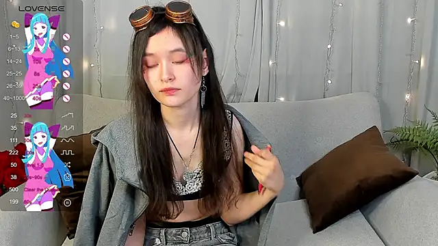 Snapshot of Emily_Strikeee chatting on 03/17/25, 12:25 Emily Strikeee online show from 03/17/25, 12:25