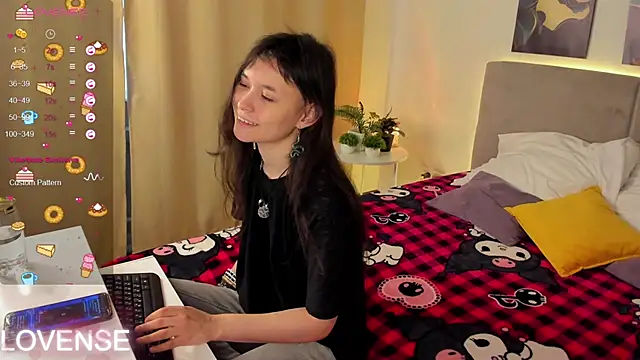 Emily Strikeee online show from 02/08/26, 09:56