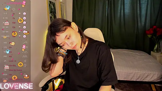 Emily Strikeee online show from 04/09/26, 01:27